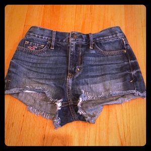 Super cute high waisted shorts🎉